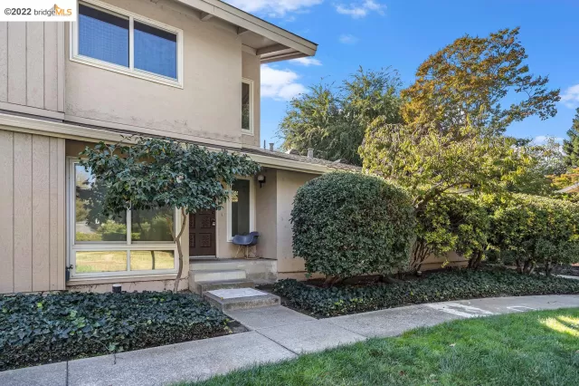 MLS: 41012945 Condo For Sale