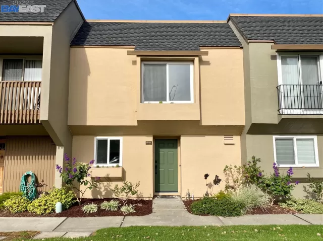 MLS: 41012980 Condo For Sale