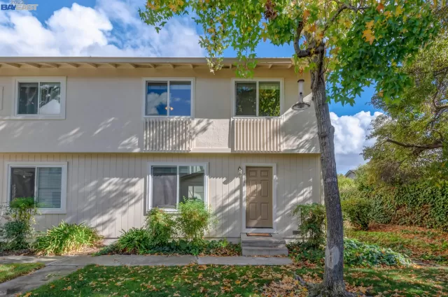 MLS: 41013314 Condo For Sale