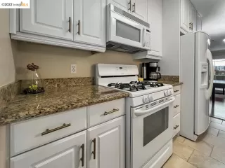 Photo #5: 41013403 Listing