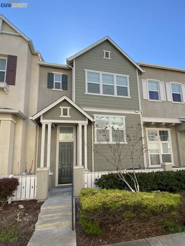 MLS: 41013457 Condo For Sale