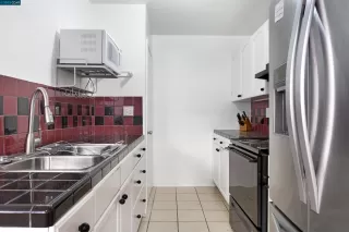 Photo #2: 41013532 Listing