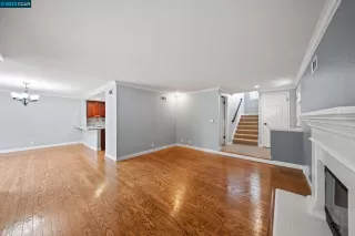 Photo #5: 41013600 Listing