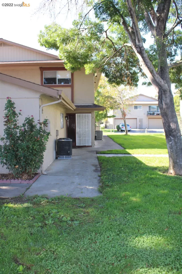 MLS: 41013663 Condo For Sale