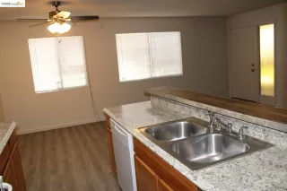 Photo #4: 41013663 Listing