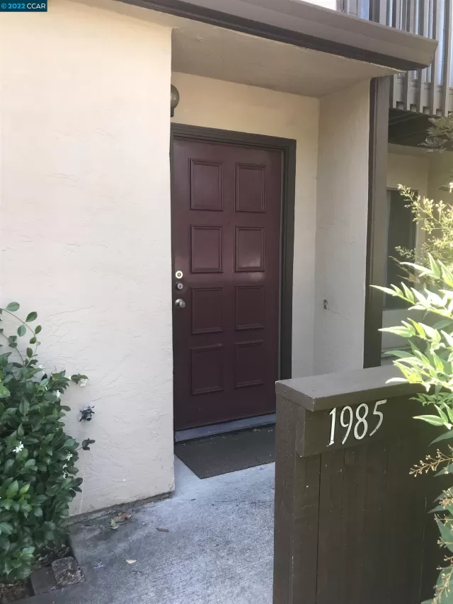 MLS: 41013844 Condo For Sale