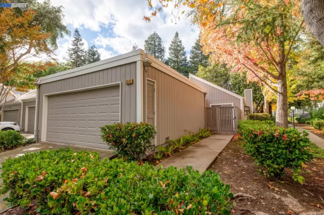 MLS: 41013881 Condo For Sale
