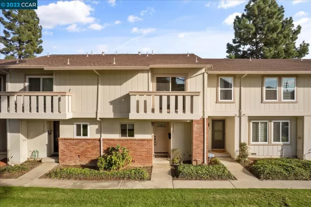 MLS: 41013900 Condo For Sale