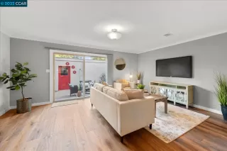 Photo #5: 41013900 Listing