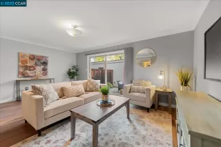 Photo #6: 41013900 Listing