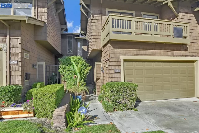MLS: 41013901 Condo For Sale