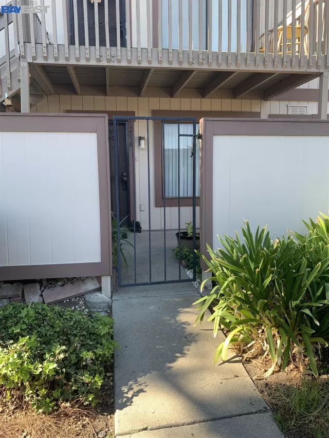 MLS: 41014167 Condo For Sale