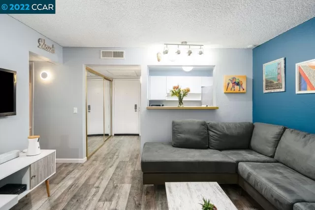 MLS: 41014368 Condo For Sale