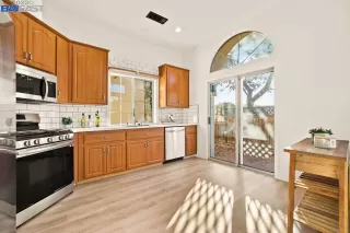 Photo #5: 41014409 Listing 