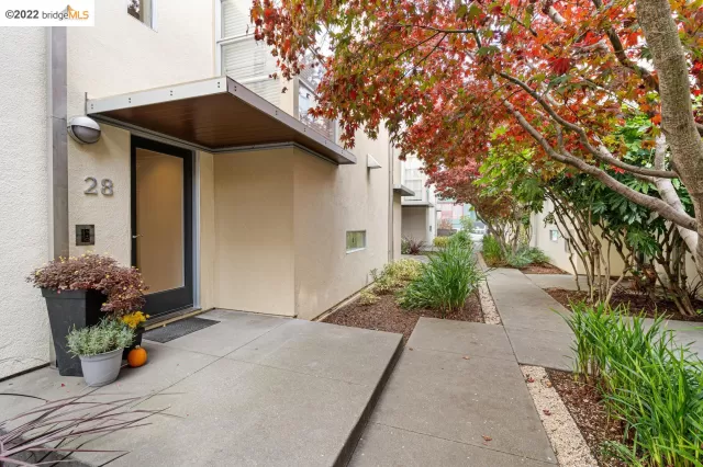 MLS: 41014473 Condo For Sale