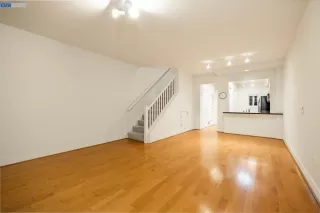 Photo #1: 41014543 Listing