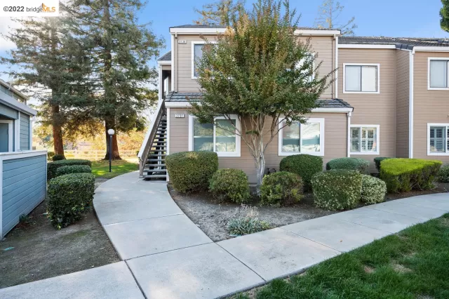 MLS: 41014553 Condo For Sale