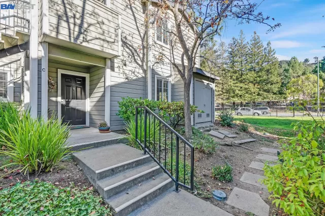 MLS: 41015024 Condo For Sale