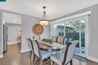 Photo #6: 41015100 Listing