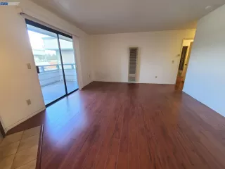 Photo #5: 41015113 Listing