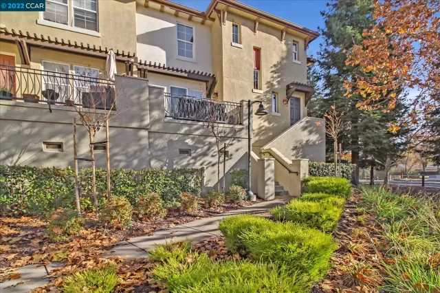 MLS: 41015137 Condo For Sale