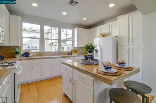 Photo #6: 41015137 Listing