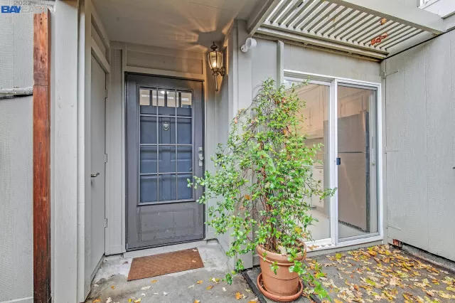 MLS: 41015202 Condo For Sale