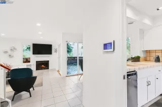 Photo #2: 41015202 Listing