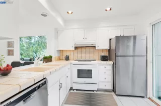 Photo #4: 41015202 Listing