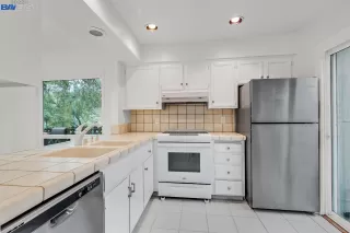 Photo #5: 41015202 Listing