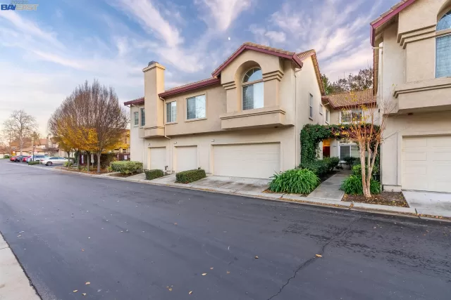 MLS: 41015284 Condo For Sale