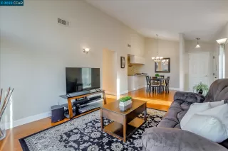 Photo #5: 41015286 Listing