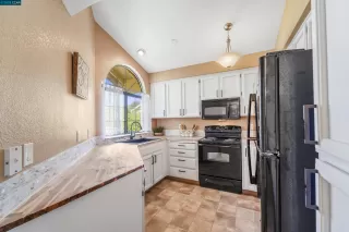 Photo #6: 41015308 Listing