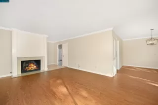 Photo #5: 41015328 Listing 