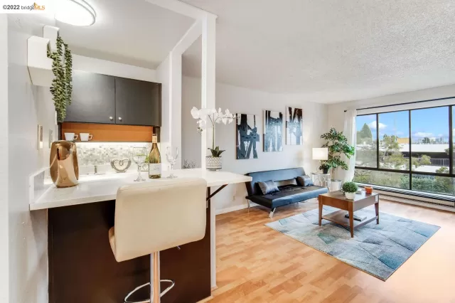 MLS: 41015523 Condo For Sale