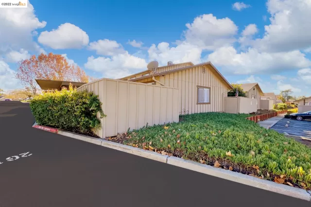 MLS: 41015644 Condo For Sale