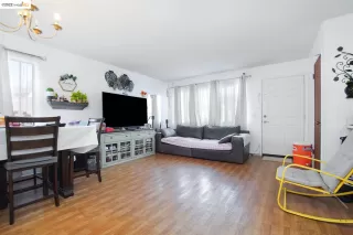 Photo #6: 41015644 Listing