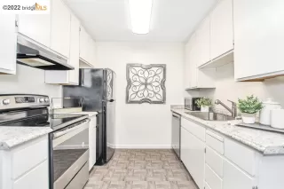 Photo #6: 41015705 Listing 