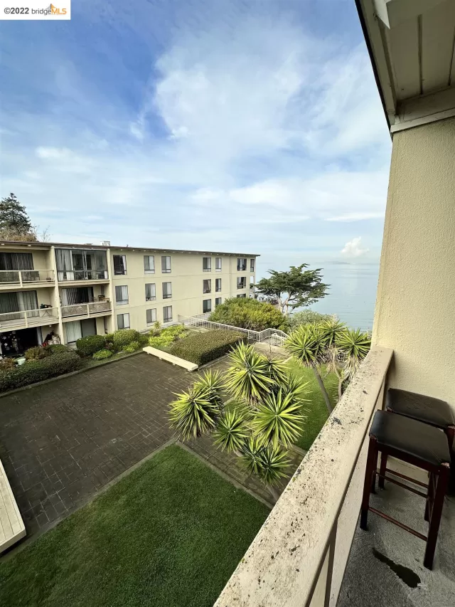MLS: 41015752 Condo For Sale