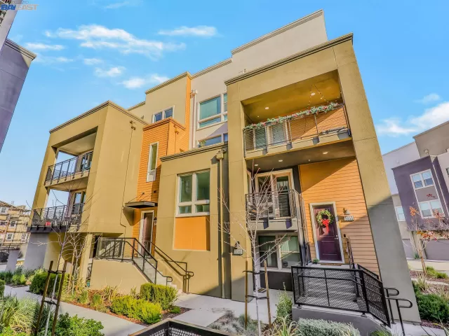 MLS: 41015763 Condo For Sale