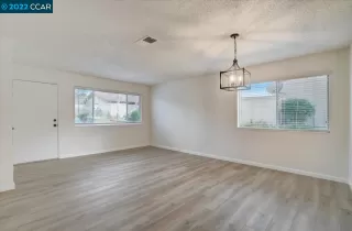 Photo #6: 41015779 Listing