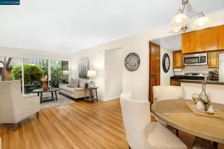 Photo #2: 41015789 Listing