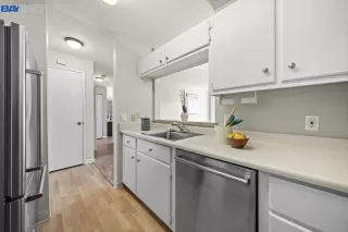 Photo #5: 41015841 Listing