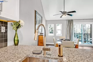 Photo #6: 41015883 Listing