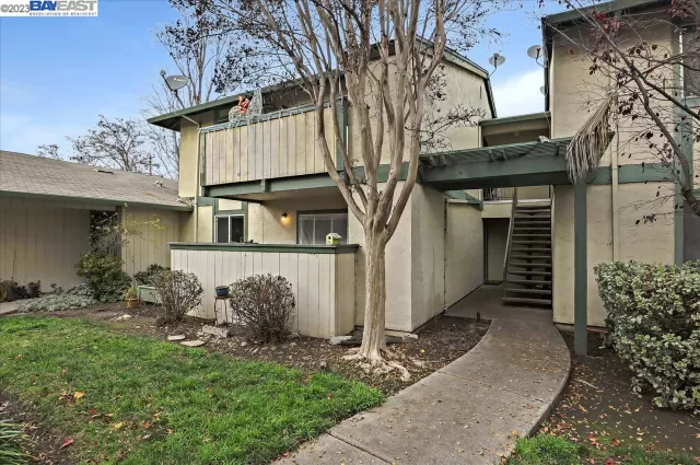 MLS: 41015957 Condo For Sale