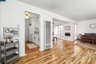 Photo #4: 41015990 Listing