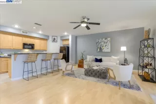 Photo #2: 41016383 Listing 