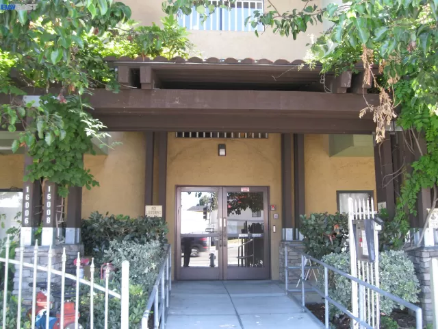 MLS: 41016403 Condo For Sale