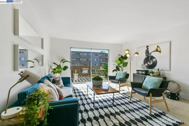 MLS: 41016566 Condo For Sale