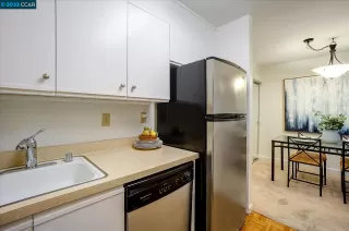 Photo #6: 41016600 Listing